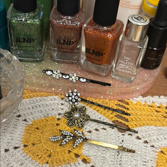 Anthropologie and More--Four New and Unused Glamorous Hairpins - Picture 3 of 6